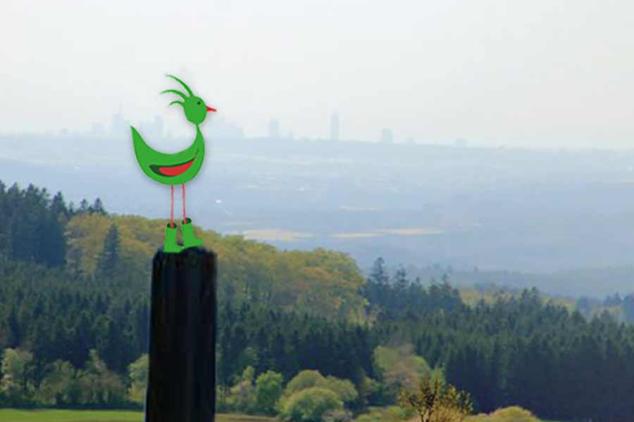 Der Blick von der "Vogelschmiede" in das Rhein-Main-Gebiet: Hier zu sehen aus der Sicht des Vogels aus dem Vogelschmiede-Logo