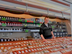 Gewürze auf Regionalmarkt bei der Vogelschmiede